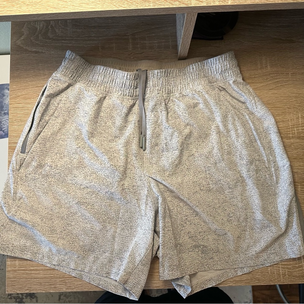 Lululemon Grey Men’s Pace Breaker 4.5” Shorts